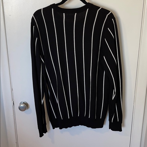 Men’s Black with white stripe Med Cardigan. - Picture 4 of 9